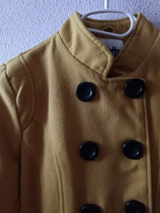 Chaquetón Charlotte Russe amarillo mostaza Talla M