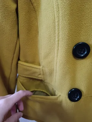 Chaquetón Charlotte Russe amarillo mostaza Talla M