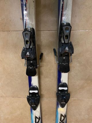 Esquís Dynastar + casco (niños/adolscentes)