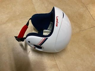 Esquís Dynastar + casco (niños/adolscentes)