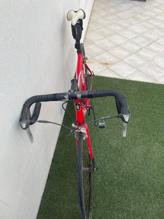 Bicicleta carretera B'twin Triban Roja