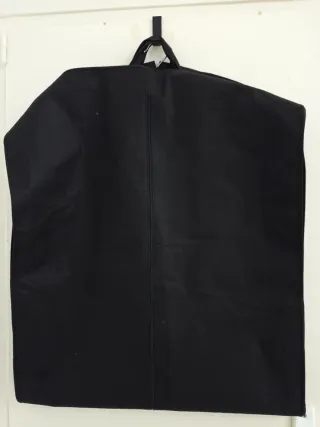 Funda para traje  Marca Cot-Hom negra