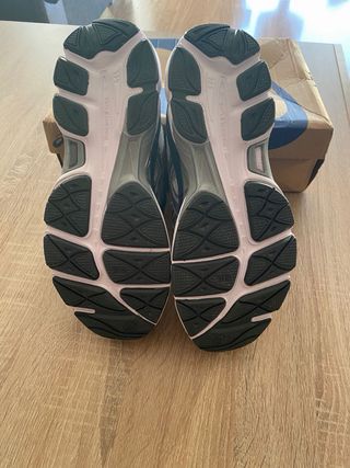 Asics Gel Nyc azules y azul marino