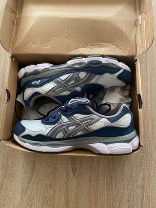 Asics Gel Nyc azules y azul marino