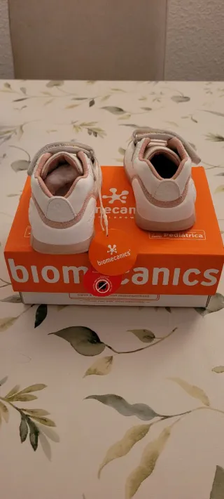 Zapatillas Biomecanics niña rosa y blanco talla 19