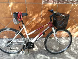 Bicicleta de montaña mujer con regalo
