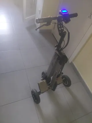 Triciclo Eléctrico Topmate