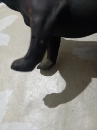 Perro de cerámica negro