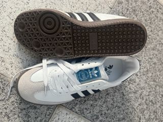 Zapatillas Adidas Blancas y Negras