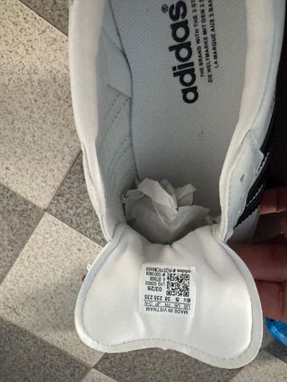 Zapatillas Adidas Blancas y Negras