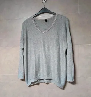 Jersey gris mujer cuello pico