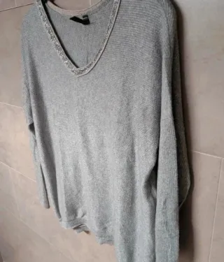 Jersey gris mujer cuello pico