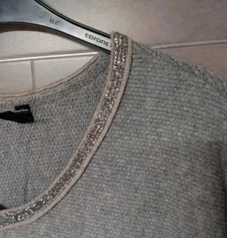 Jersey gris mujer cuello pico