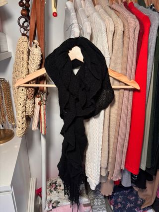 2 Bufandas Tejidas Azul y Negra