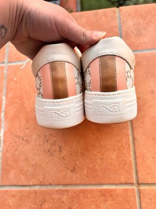 NeroGiardini Bambas Beige y Dorado