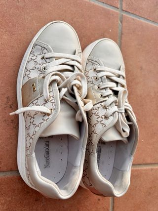 NeroGiardini Bambas Beige y Dorado