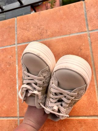 NeroGiardini Bambas Beige y Dorado