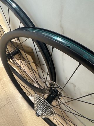 Componentes Gravel Shimano GRX y varios