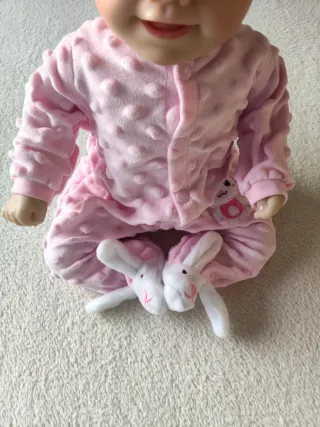 Muñeca bebé realista con accesorios