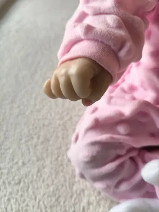 Muñeca bebé realista con accesorios