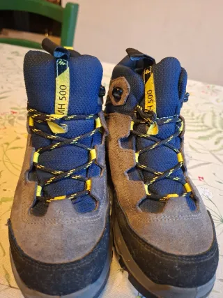 Botas montaña Quechua Talla 32 Waterproof