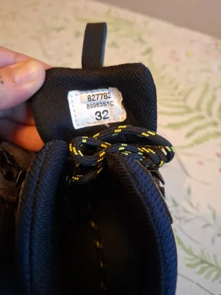 Botas montaña Quechua Talla 32 Waterproof