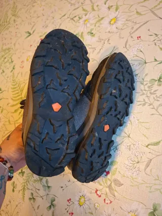 Botas montaña Quechua Talla 32 Waterproof