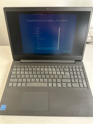 Portátil Lenovo V15-IGL en buen estado