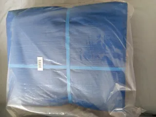 Cubierta para la piscina azul