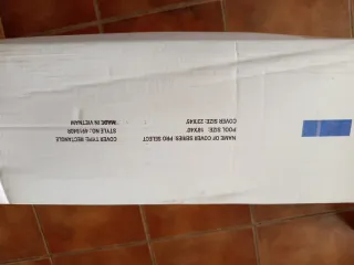 Cubierta para la piscina azul
