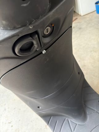 Piaggio Zip 2T Scooter Amarillo