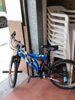 Bicicleta infantil azul