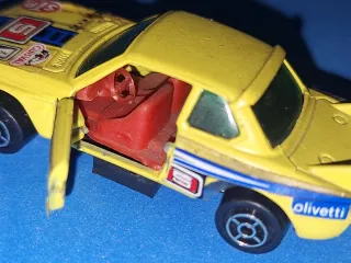Guisval BMW 3.3 CSL 1:64 última serie