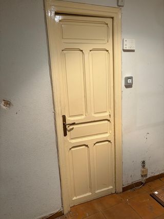 Puerta de madera varios tipos simple o doble