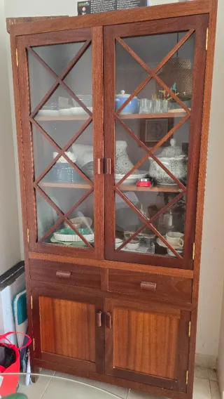 Vitrina madera cerezo y cristal