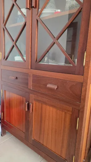 Vitrina madera cerezo y cristal
