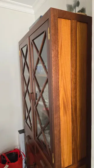 Vitrina madera cerezo y cristal