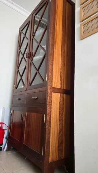 Vitrina madera cerezo y cristal