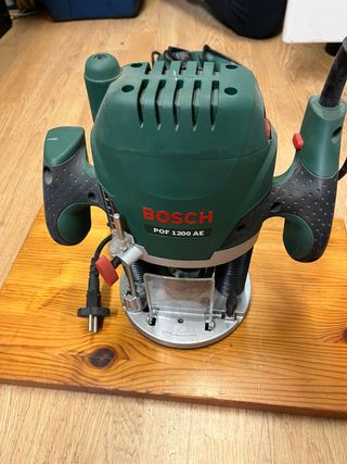 Fresadora Bosch POF 1200 AE