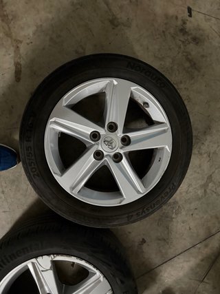 Llantas Toyota Corolla nuevas en perfecto estado