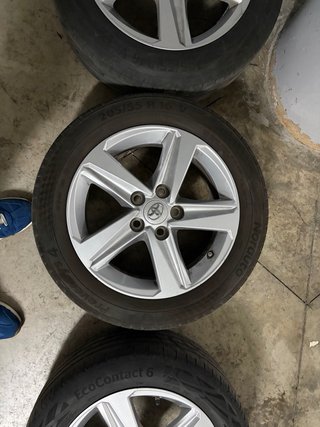 Llantas Toyota Corolla nuevas en perfecto estado