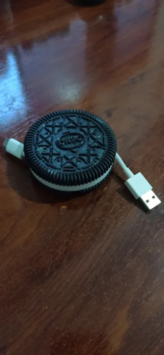 Organizador de cables USB Oreo en 3D