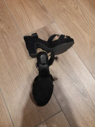 Sandalias de tacón negras