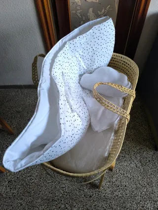 Moisés mimbre blanco con colchón