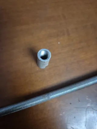 Abrazadera ajustable para tubos de caldera