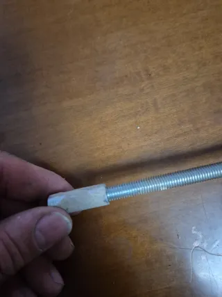 Abrazadera ajustable para tubos de caldera