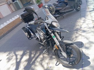 Macbor 125 Negra/Plata Manual Naked