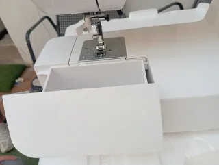 Máquina de coser Singer SM024 multipuntada