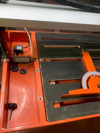 Cortadora de azulejos Norton Clipper 232L