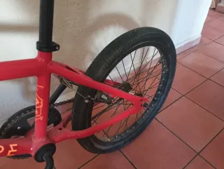 Bicicleta BMX Roja